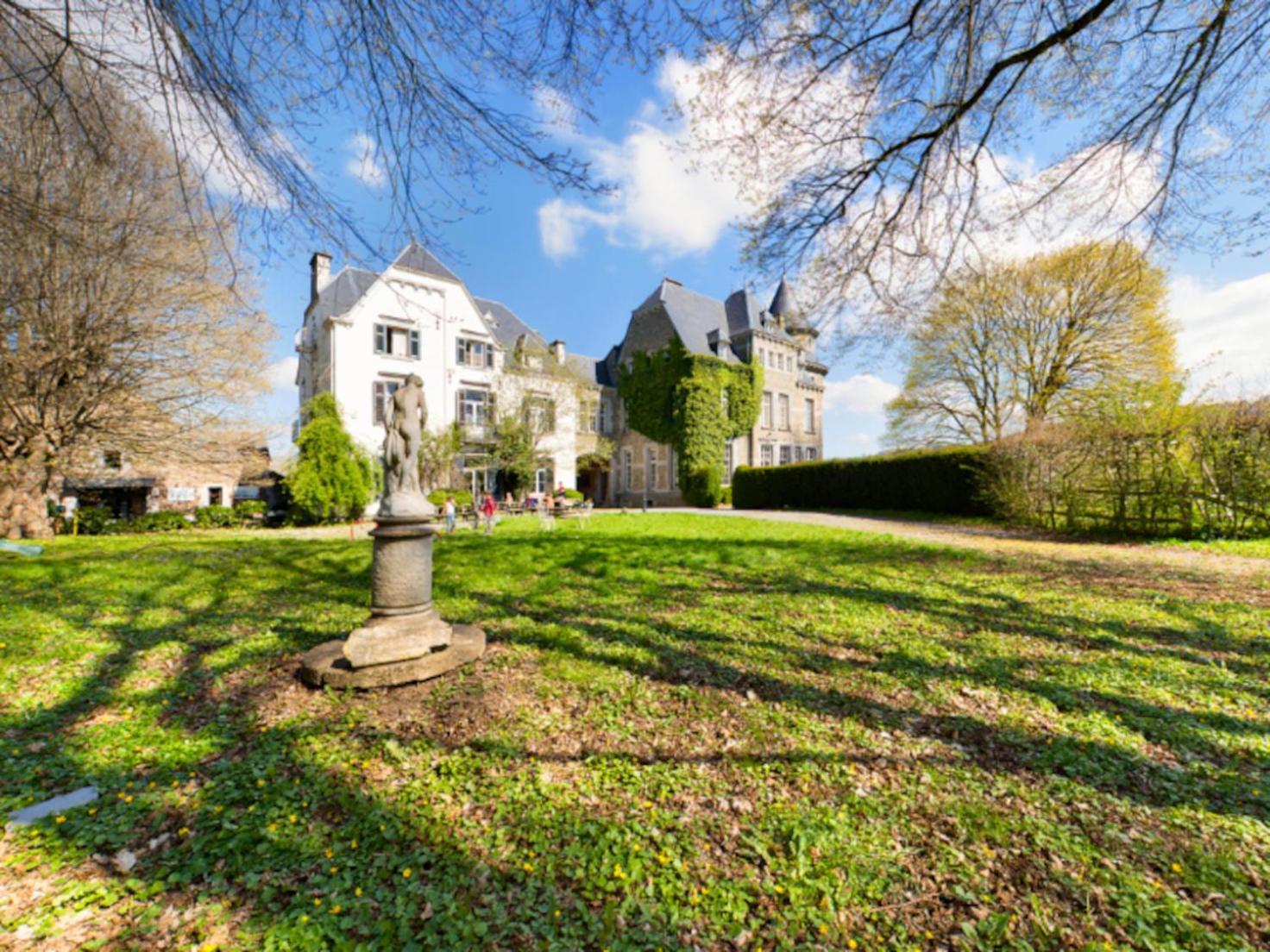 Le Petit Chateau De Blier Villa Érezée Eksteriør bilde