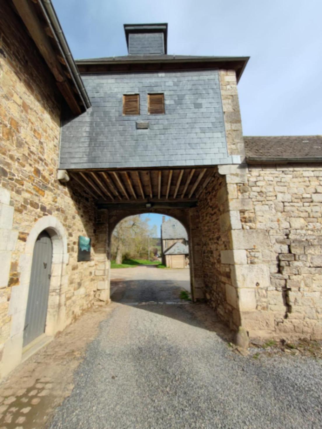 Le Petit Chateau De Blier Villa Érezée Eksteriør bilde