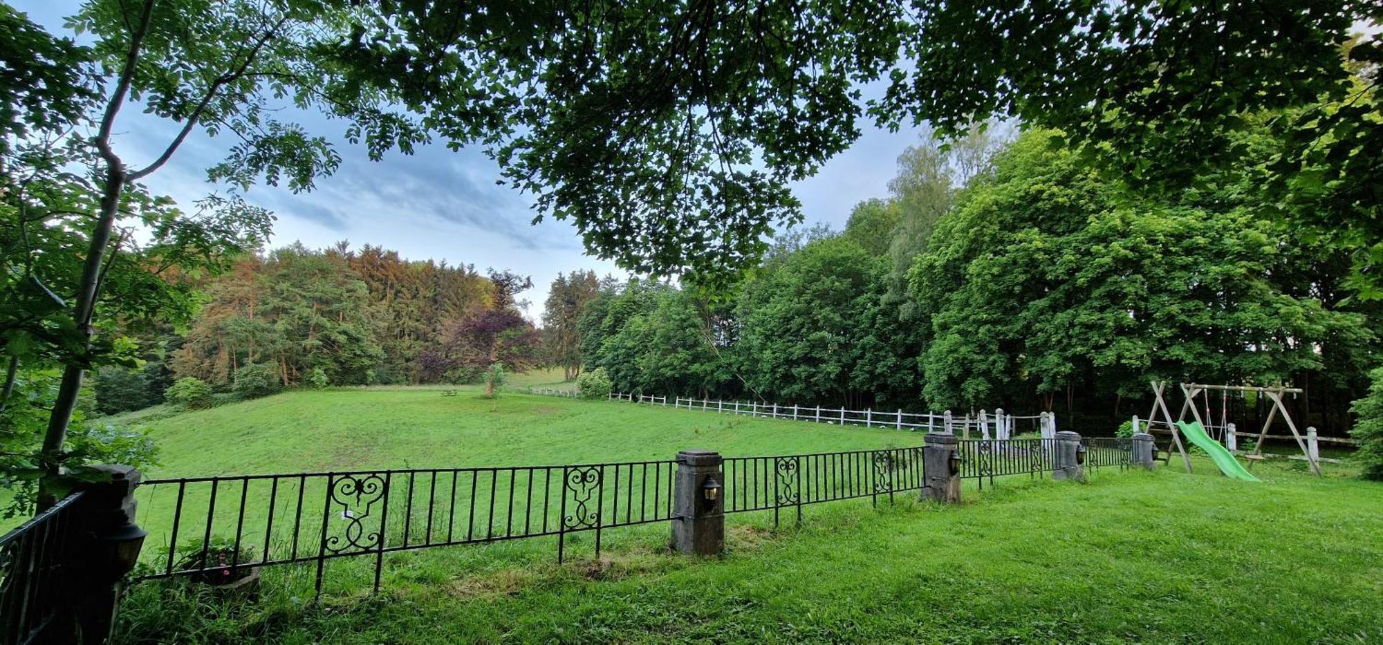 Le Petit Chateau De Blier Villa Érezée Eksteriør bilde